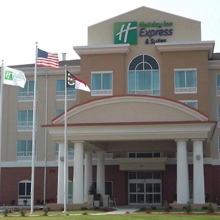 Holiday Inn Express & Suites - Smithfield/Selma By Ihg Exterior photo